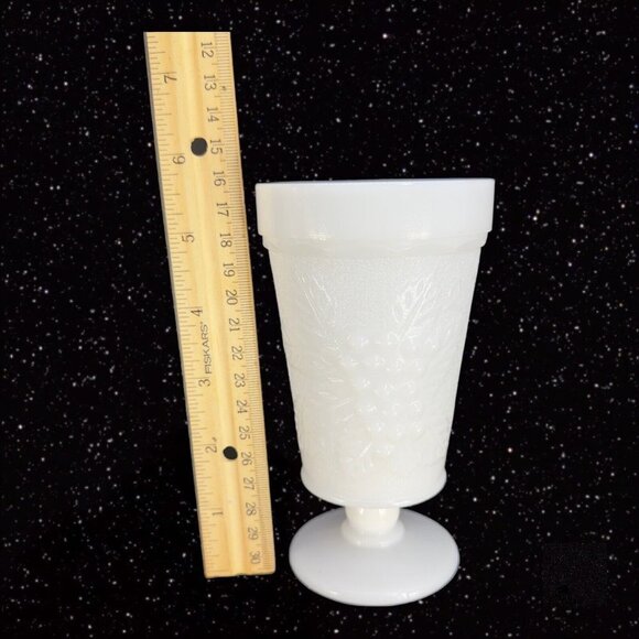 Anchor Hocking White Milk Glass Footed Tumbler Goblet Grape Vine Vintage Set 4 - Picture 9 of 12